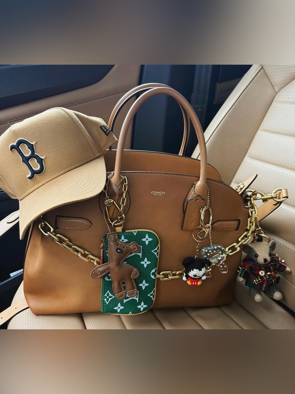 Coach Empire 28 Honey Brown, excellent condition